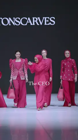 Highlight moment from Jakarta via paris Buttonscarves at Jakarta Fashion Week 2026 #fashionweek #buttonscarves #jfw2026 #fyp @Aaliya | @thebslady @Buttonscarves 