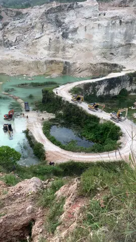 Mandi wajib harus antri  #excavator #caterpillar #unitedtractors #xcmg #develon #fyp 