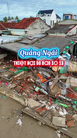 Quảng Ngãi ngày 7/11 ảnh hưởng và thiệt hại do bão số 13 đi qua. Nhiều nhà dân cạnh bờ biển thôn An Vĩnh xã Tịnh Khê Quảng Ngãi bị sóng lớn làm sạt lở và tốc mái nhà nhiều cổng ngõ và cây xanh tại bở biển Mỹ Khê bị ngã đổ. #baoso13 #tinmoi #thientaimientrung #xuhuong
