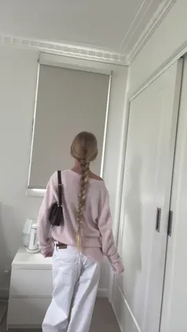 ootd 👼🏼👼🏼 #fyp #foryou #foryoupage #viral #blowup #outfit #OOTD #outfitideas #outfitinspo #outfitoftheday #pink #pinterest #cleangirl #thatgirl #chic #glasses #winter #fall #nails #braid 