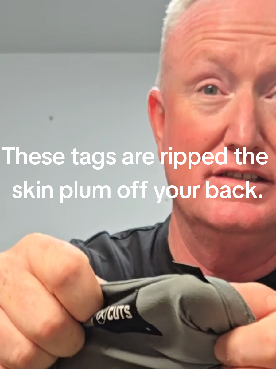 POV: You drop $$$ on a premium shirt from Cuts… only to get two razor tags slicing your neck 💀 Fits tighter than a compression shirt too. Just a heads up — buyer beware before you snag one of these “luxury” tees. #cutsclothing #honestreview #tiktokmademebuyit #productreview #buyersbeware