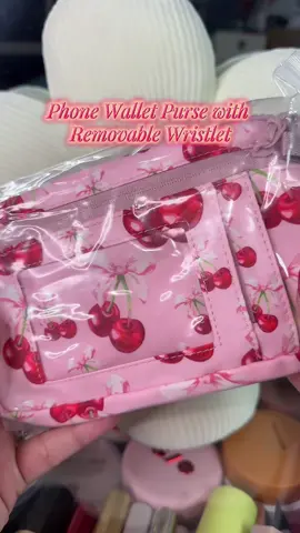 I’m obsessed I love it💕♥️@Rainbow Boutique LLC #tiktokshopblackfriday #iriswallet #wallet #christmasgiftideas #blackfridaydeals 