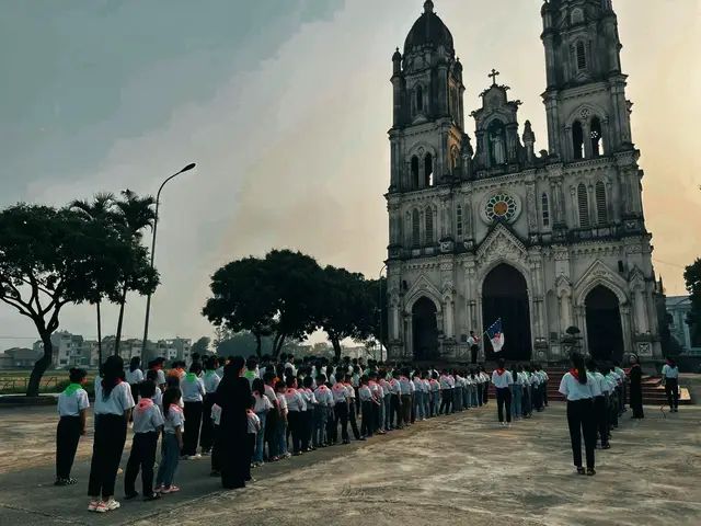Thánh đường là nơi ta nhận ra rằng mọi sự đều đến từ Chúa và trở về với Ngài . Đôi khi , điều bình yên nhất là được ngồi lại , tĩnh tâm và cảm nhận được sự hiện diện của Đấng Tối Cao . Nhà thờ không chỉ là nơi cầu nguyện , mà còn là nơi tìm lại chính mình ❤️ 💒 #conggiao #conggiaovietnam #gioitreconggiao #gioitreconggiaovietnam #tiktok 