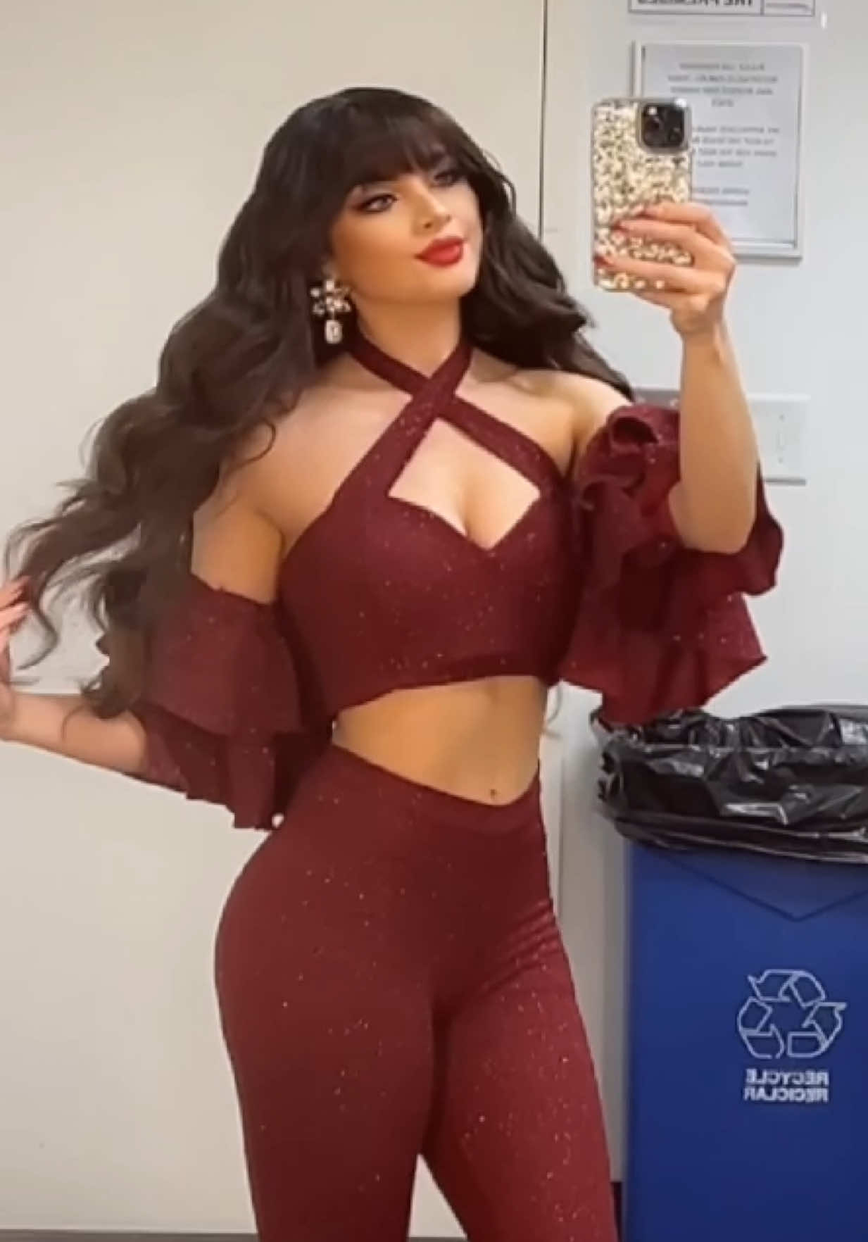 ‼️ ILLINOIS ‼️ ONLY 2 DAYS LEFT This Saturday, November 8th, I’ll be performing a full 1.5 hour set (2 hours with intermission and a special mariachi performance) and doing a meet and greet after the show!! don’t miss out! ☺️❤️ 🎟️ tickets here 🎟️ https://ci.ovationtix.com/36007/pr/1229209/pe/11593962?deepLink=true  #angelinavictoria #selenatribute #selena #illinois 