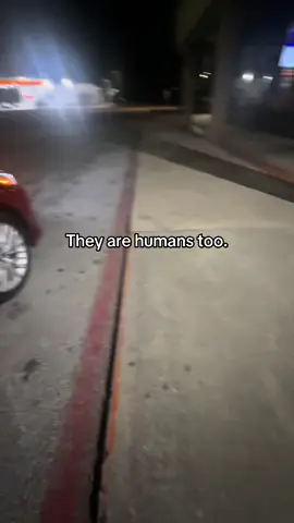 Being a good person costs nothing.Helping other people in an emergency shows greatness and makes someone else's day better #fypシ゚viral #god #homeless #help #Love 