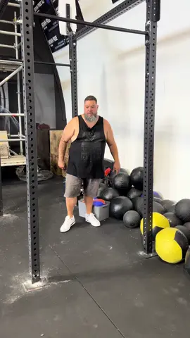 I wouldn’t make you do anything I can’t do @uce_gang #parkour #Fitness #training #no #ai 