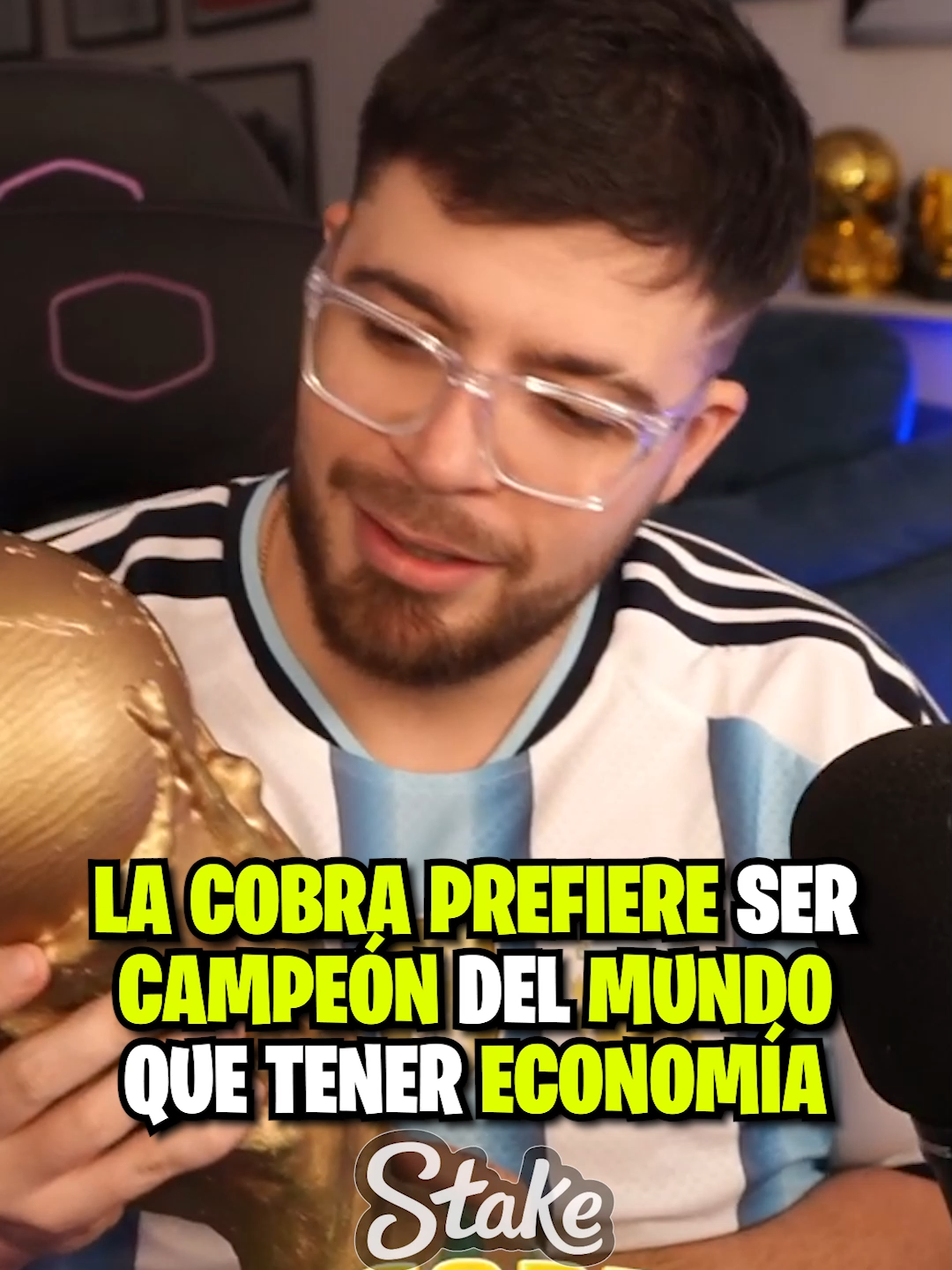 La cobra prefiere tener 3 copas del mundo que tener buena economia #argentina #lacobraaa #davooxeneize #bizarrap #bocajuniors #kick