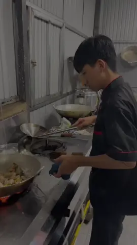 #xuhuongtiktok #xuhuong #sponsored #chef chuyện hôm qua giờ mới kể 😂@𝙃𝙤𝙖̀𝙣𝙜 𝙇𝙖𝙢 