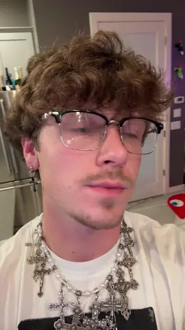 these tuff fr #fashiontrends #eyeglasses 