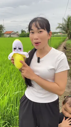 Trái chuối âm nhạc mua về cùng chơi với bé là ok la luôn nè#xuhuongtiktok #giaitritiktok #dochoitreem #dochoiamnhac #mevabesam 