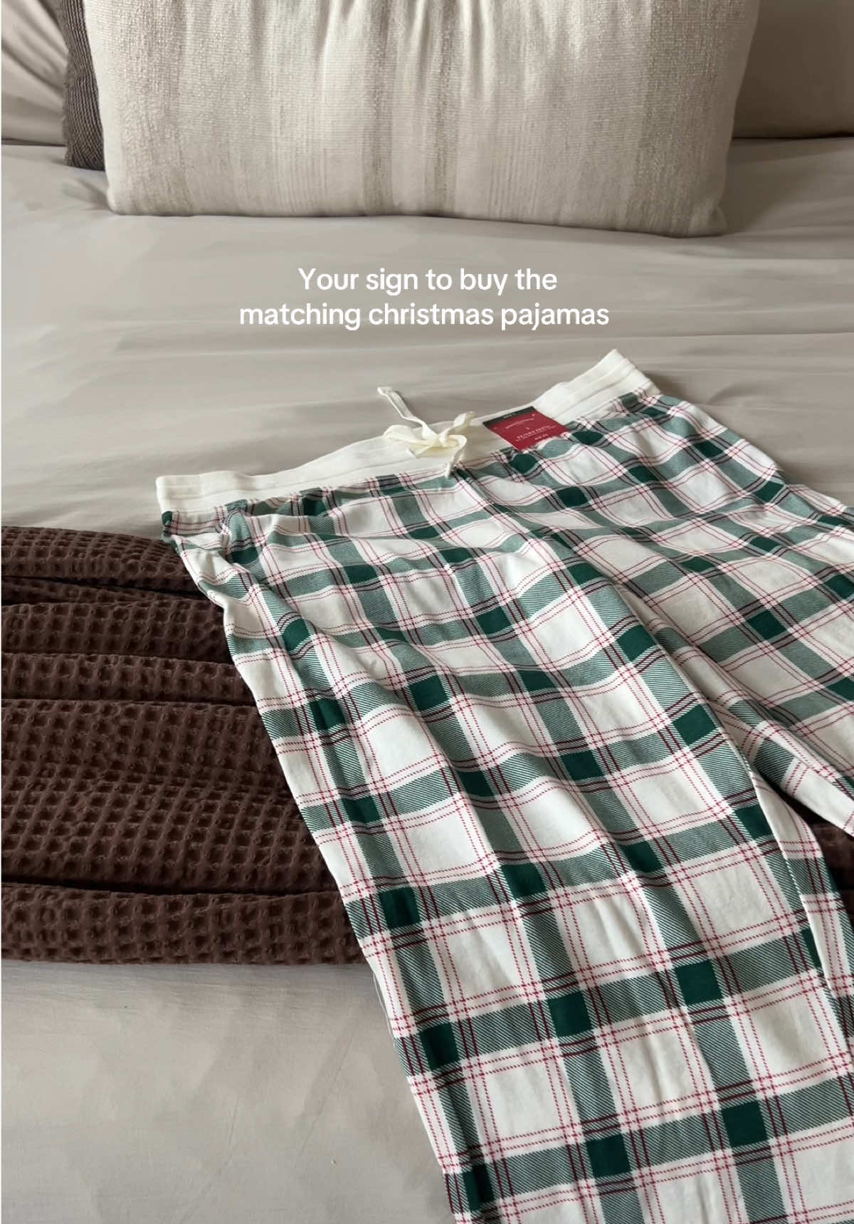 And they’re 40% off right now!! #christmaspajamas #familypajamas #targetfinds #christmasfinds #matchingpjs 