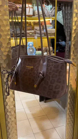 Tas tempur andalan aku kalau kemana mana  #shoulderbagwanita #tasselempangwanita #taswanitaelegan #handbagwanita 