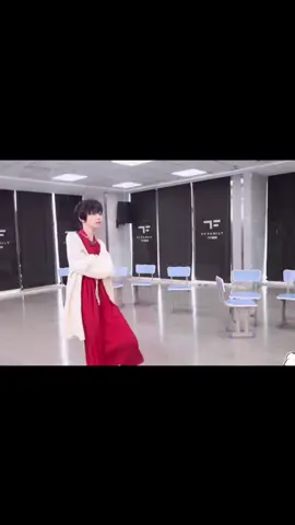 Yeuu yeuu #chenyiheng #trandichhang #陈奕恒 #đạicamẫugiáo👻 #fyp 