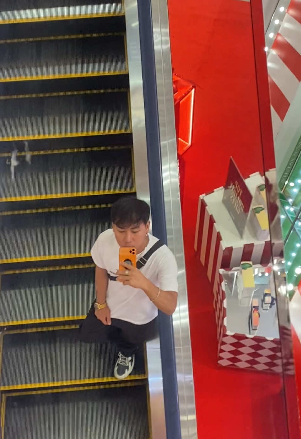 Sm Mega Mall Unboxes a first time ever a giant Pop Mart Christmas tree 🌲 #MegaHoliday2025 #PopMartPH #UnboxJoy #fyp #MarianRivera @Marian Rivera 