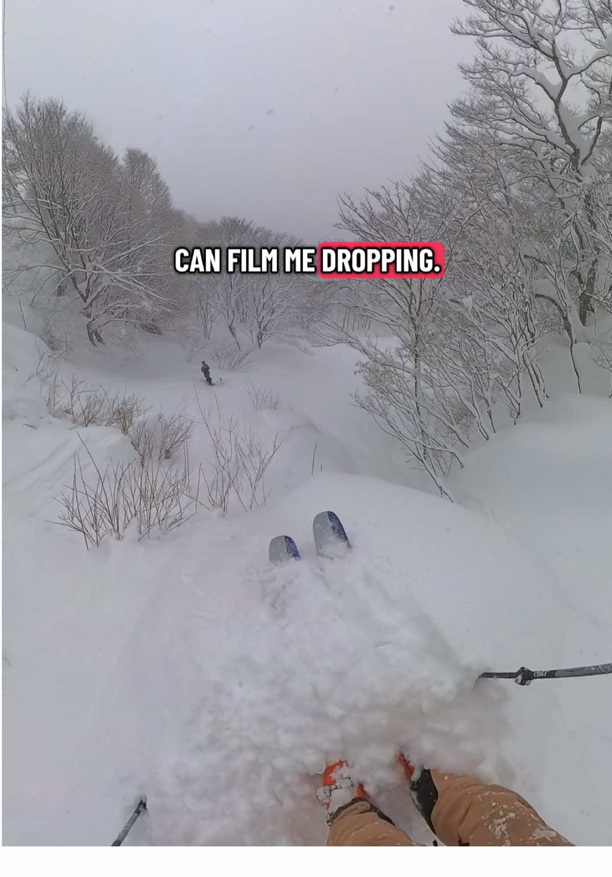 Skiing powder days with your girlfriends has a lot of perks. Especially if she’s keen to hit a line first ahahahah. Another great pow day in Japan!! #ski #skiing #powderskiing #couplegoals #skitok  @insta360 official 