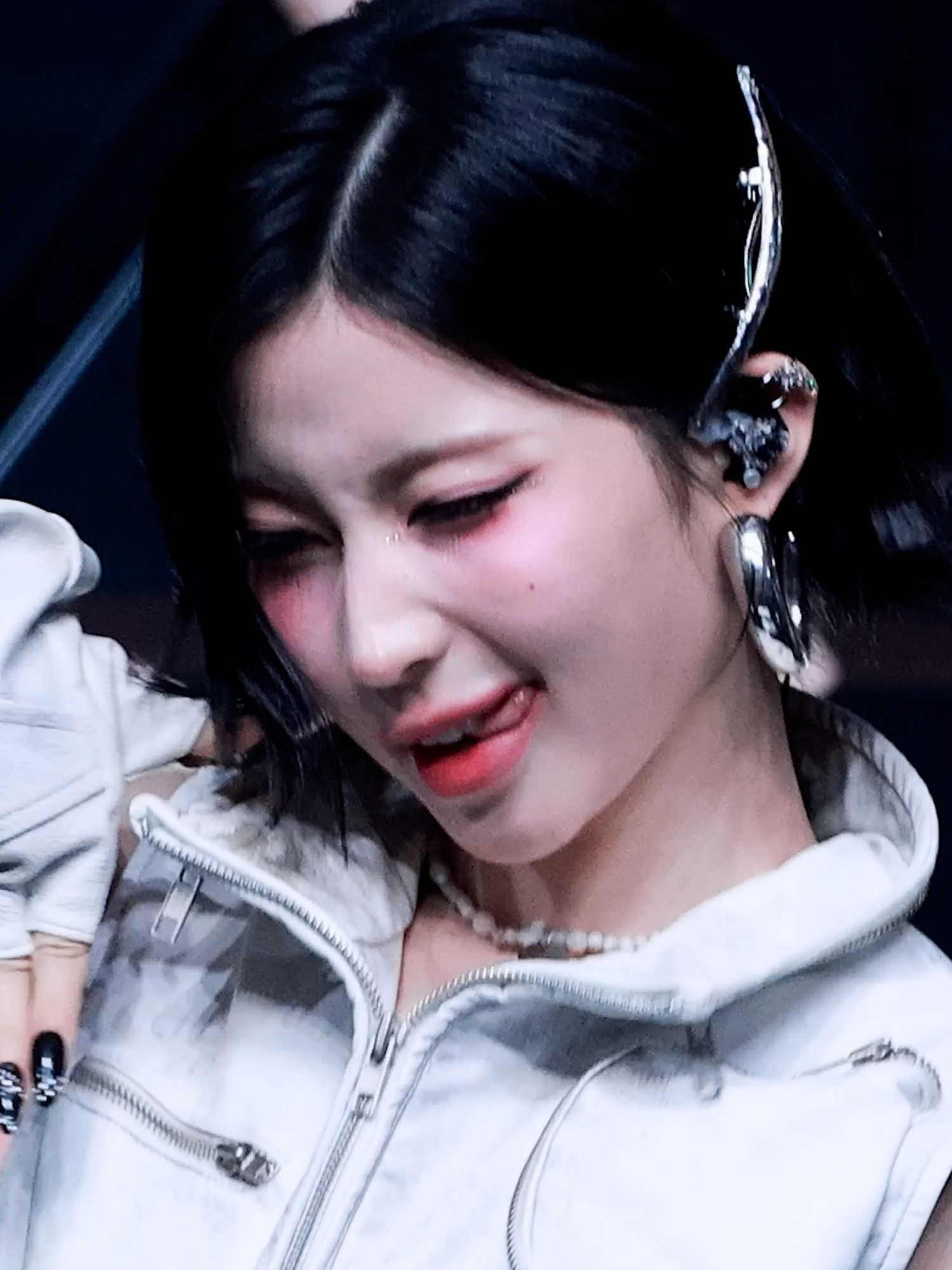 비현실적인 비주얼 보여주는 단발 아사🤍 #입덕직캠 #MeltinFanCam #M2 #BABYMONSTER #베이비몬스터 #WEGOUP #ASA #아사 @babymonster_yg_tiktok