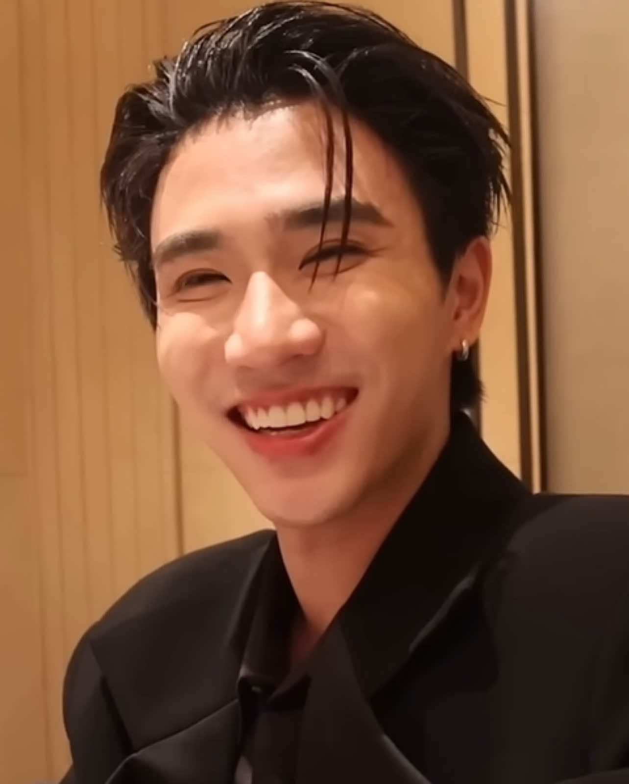THATWTWTD D DDAMAMNNN SMILEEEEE #perthtanapon #perthppe 