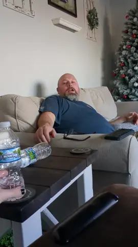 Scared dad 🤣🤣#fyp #funnyvideos #funnydad #usatiktok #prank #scared #Dad 