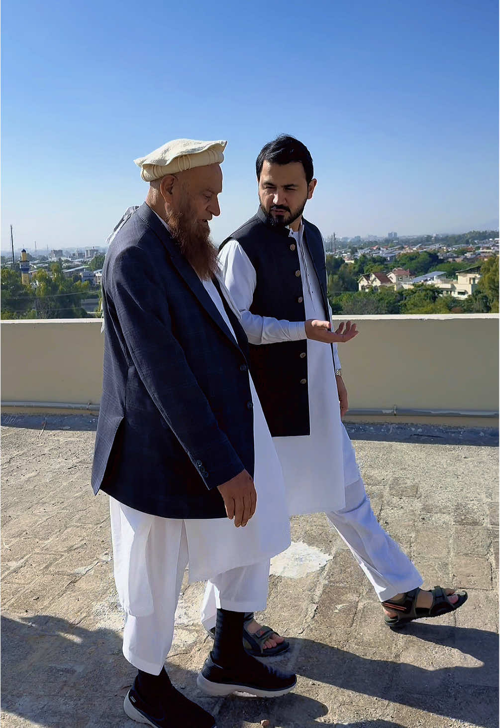 HBK (Haji Bahadar Khan) visiting HBK Hypermarket I-8 Markaz construction site. #hbk #hbkhypermarket #i8markaz #islamabad #entrepreneur 