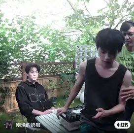 mới đụng có xíu mà nhìn cỡ đó ko đó 😅😅