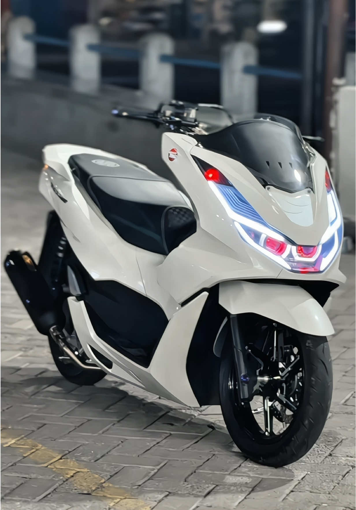 Curi curi pandang ⚜️  #pcx160 #fyp 