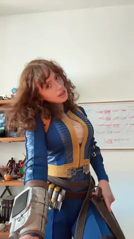 It’s a mannnnnn….I redownloaded fallout 4 again time to become utterly obsessed 😅💛💙#fallout #falloutcosplay #cosplay #cosplayer 