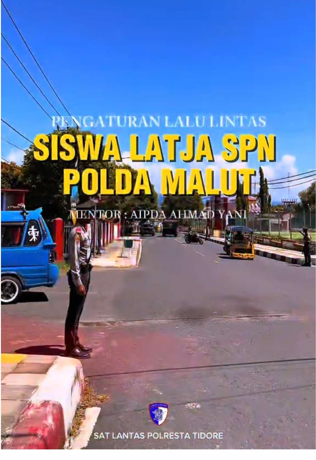 🚦 GIAT PENGATURAN LALU LINTAS – SISWA LATJA SPN POLDA MALUT 🚦 Dalam rangka latihan kerja (Latja), siswa SPN Polda Maluku Utara turut melaksanakan kegiatan pengaturan arus lalu lintas di wilayah hukum Polresta Tidore. Kegiatan ini dibimbing langsung oleh Aipda Ahmad Yani selaku mentor, guna menumbuhkan sikap disiplin, tanggung jawab, serta kemampuan dalam memberikan pelayanan terbaik kepada masyarakat di lapangan. 👮‍♂️ Dengan semangat belajar dan pengabdian, para siswa Latja siap menjadi garda terdepan dalam mewujudkan Polri yang Presisi – Prediktif, Responsibilitas, dan Transparansi Berkeadilan. 🇮🇩 #SatLantasPolrestaTidore #PolriPresisi #LatjaSPNMalut #TertibBerlaluLintas #PolantasMenyapa