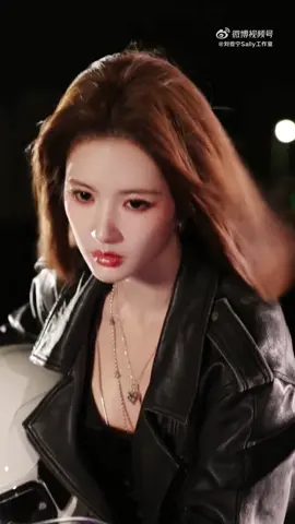 คลั่งรักหลิวเจี่ยย💛#หลิวเซียหนิง #liuxiening #刘些宁 #fyp 