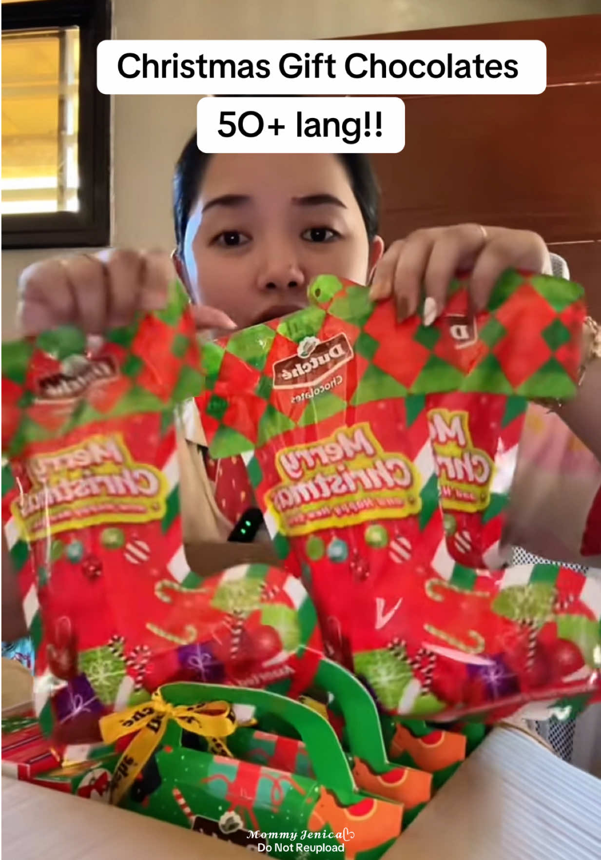 Dutche Christmas Gift Chocolates!! #dutchechocolate #christmaschocolate #chocolategiftbox #dutchechristmasbagbox #christmasgiftideas @Dutché Chocolates  