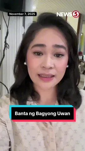 BANTA NG BAGYONG UWAN ('FUNG-WONG') #News5Now | Nagbabala ang PAGASA sa publiko sa panganib na dala ng Bagyong #UwanPH, na posibleng mas lalo pang lumakas at umabot sa Super Typhoon category bago ito mag-landfall sa mga susunod na araw. Magdadala raw ito ng malalakas na hangin at matinding pag-ulan katulad ng Super Typhoon #PepitoPH. | via Marianne Enriquez