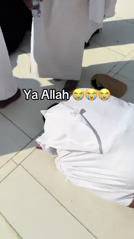 Ya Allah kabulkan doa ku untuk Ibu hamba, seluruh sahabat online ku ya Allah kabulkan niat hajat nya Allah 🤲🤲😭😭