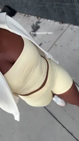 love a good workout set💛 @Bo+Tee #workoutset #workoutsetoftheday #activewear #boandtee #OOTD 