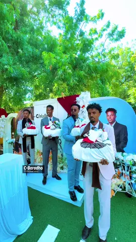 Shamdadii lacagta ahayd waxaa badalay go lacag ah. #somalilandtiktok💚🤍❤ #somalitiktok #burco #muqdishotiktok🇸🇴🇸🇴❤ #school 