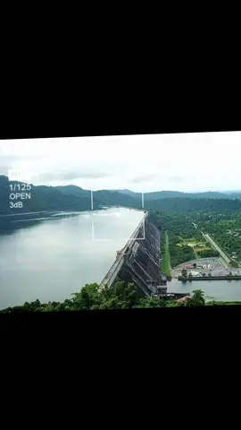 วันนี้น้ำล้นแล้วเขื่อนขุนด่านนครนายกค่ะ  น้ำเยอะมากเลยนะคะ ถ้าปล่อยมาเตรียมรับน้ำแน่นอน