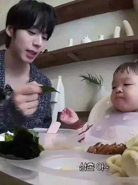 Jeongwoo will be a good dad, for sure #seojeongwoo #jeongwoo #ahof 