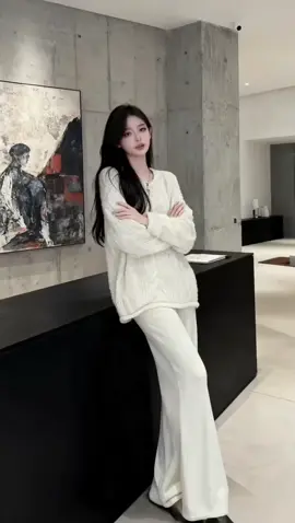 Áo len xinh#thoitrangnuhottrend #thoitrangnu #thoitrangAI #thoitrang #aolennu 