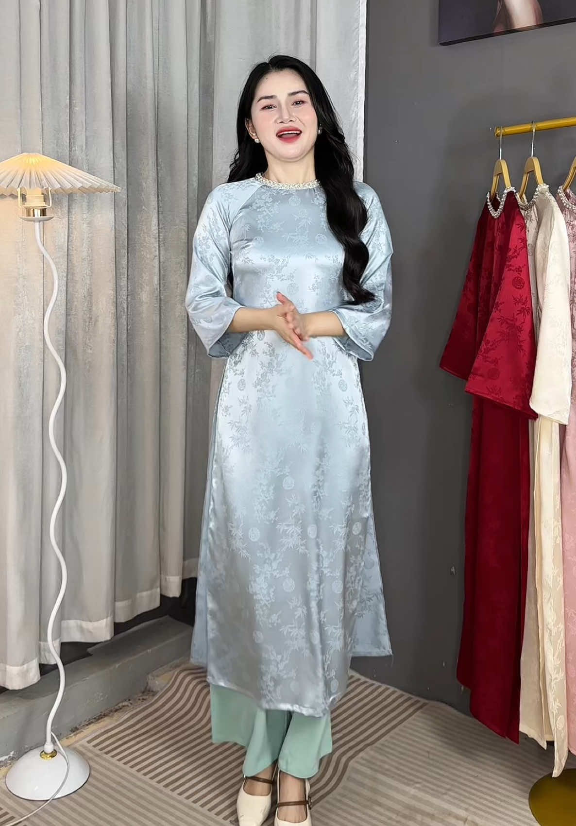 Chị em nhìn giá sét áo dài này là giật mình luôn đó ạ quá hời #aodai #aodaivietnam #aodaitet #aodaicachtan #gianghuongcardina 