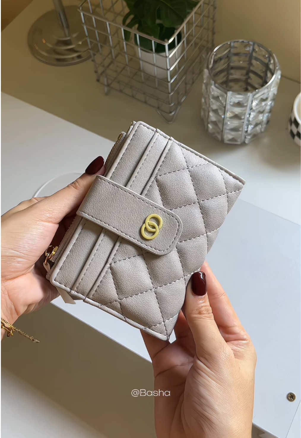 Elegance in every detail 💫 your new go-to classy wallet ✨ #wallet #seaglocawallet #classywallet #fyp #walletforwomen 