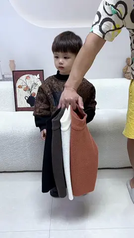 Áo len cao cổ cho bé