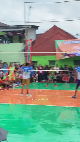 spike cuek sekti wibowo