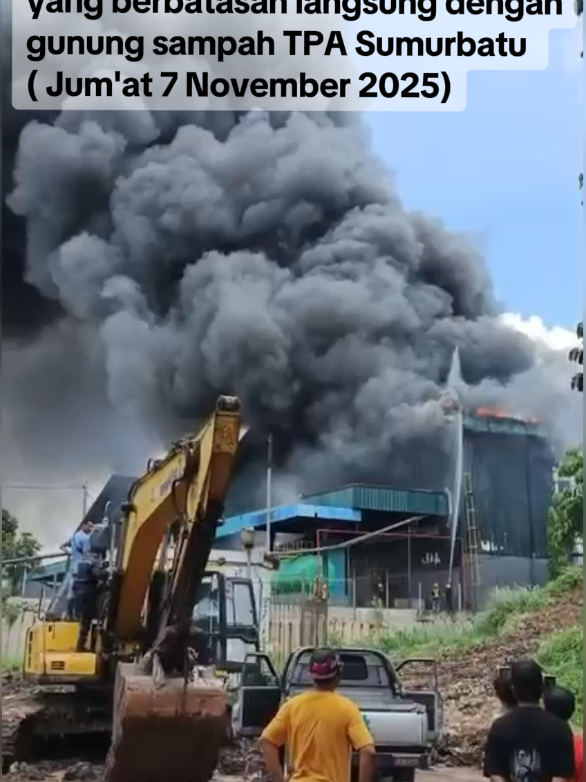 Kebakaran hebat di gudang PLIB ( Pengolahan Limbah Industri Bekasi) berbatasan dengan TPA Sumurbatu #limbahb3 #tpasumurbatu #Bantargebang