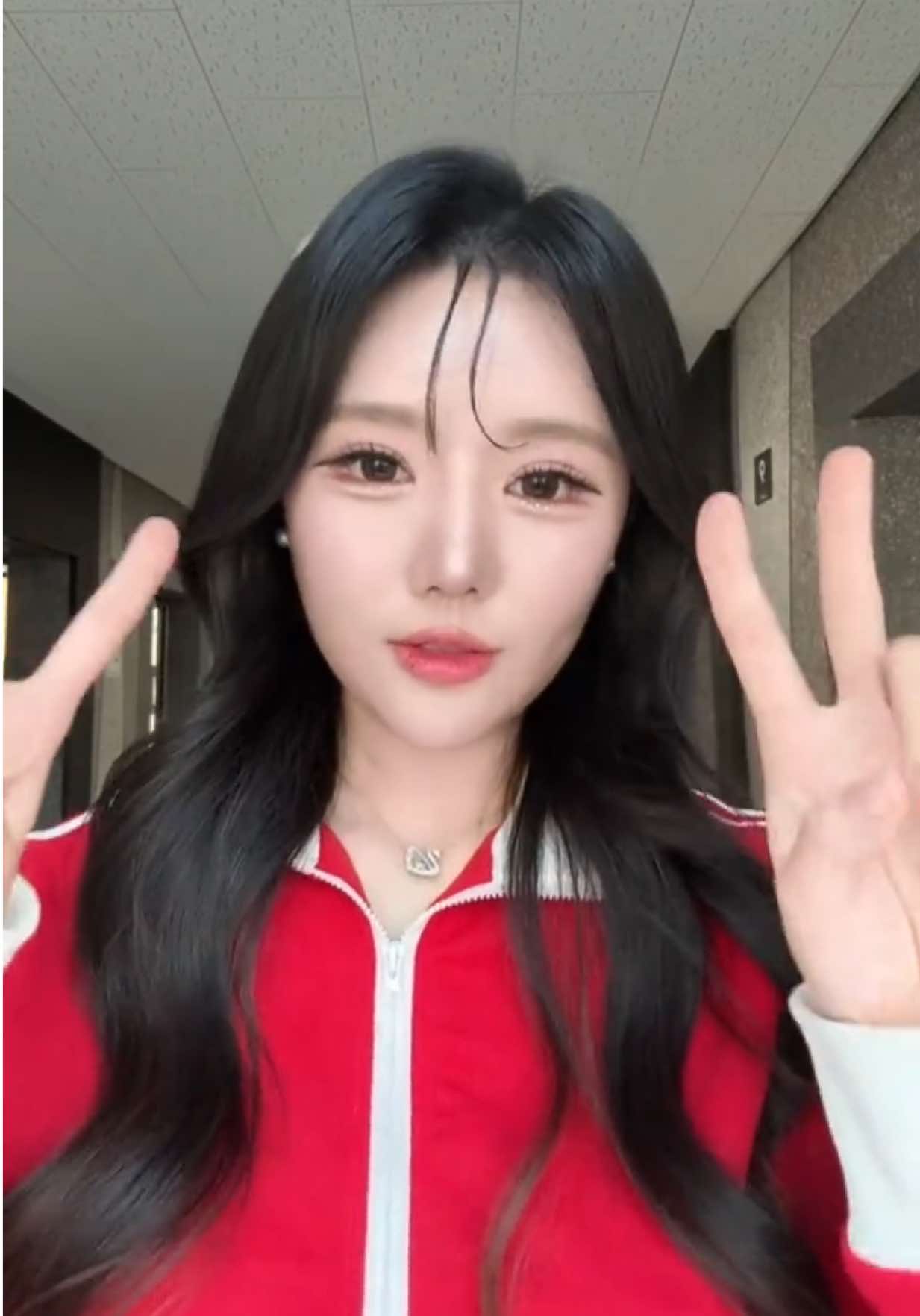 Jennie 옷 입고 What is Love?♥️ K-pop Dance Challenge💃🏻 #원픽이엔티 #onepickent #fyp #제니 #트와이스 