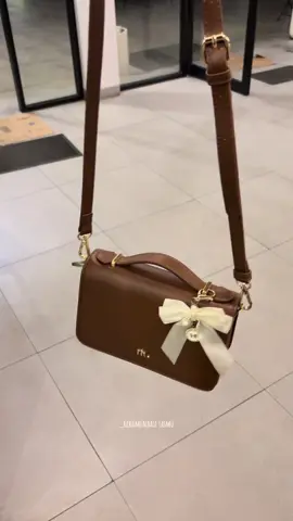 Terbaru loh ni dari @MOSSDOOM cakep bgt 👜 #taswanita #tasselempang #mossdoom #fyppppppppppppppppppppppp 