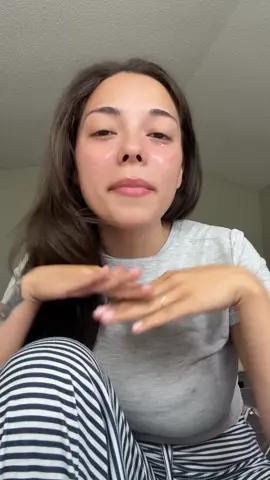 Basically giving coffee to your under eyes😂😂  helps with all that puffiness and dark circles literally WAKES THEM UP 🙈✨ #cosrx #cosreyepatch #caffineaddict #9to5 #insomnia  @James Charles 