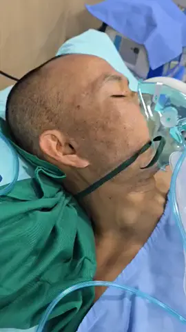 ពិតជាអាណិតព្រះអង្គគ្រូនី សុវណ្ណមុន្នីរ៉េតណាស់លោកអើយ ទោះបីជាព្រះអង្គគ្រូធ្លាក់ខ្លួនមានអាពាធរហូតចូលបន្ទប់សង្គ្រោះបន្ទាន់ហើយក៏ព្រះអង្គគ្រូនៅតែមិនភ្លេចកិច្ចការមនុស្សធម៌ កិច្ចការជួយសង្គម ជាពិសេសវីរៈកងទ័ពជួរមុខ🙏🇰🇭