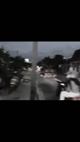 kloo ini benerann, semngt kerja nya di sana ya mas, sehat sehat, jaga kesehatannya, jngn lupain shalt nya mass, ttp ingt sama tmn tmn di sini, sma fans fans kmu yng imut ini, pantesan ya kemarin kalian nyari orng baru, ternyata bkl kurang 1 orng, semoga cpt pulng ya diss🥺🤍 #begeoriginall #begeoriginall #kerjaninggalintemen#magelang24jam #gwsmlovers👹 @𝙮𝙪𝙙𝙞𝙨⚡️ @begeoriginal.20 