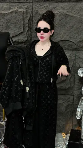 Hồi nhỏ thích màu hồng, lớn lên thích anh. #thuhuongstore #thuhuong95 #thờitrangnữ 