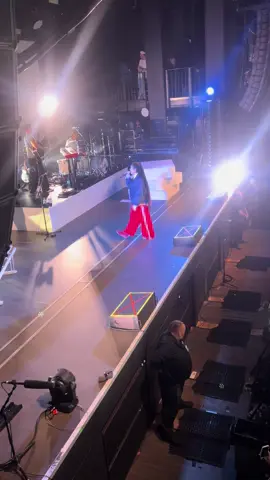 My sweet girls very first concert. Safe to say she had the best night of her life. She isn’t allowed to swear, so this was an exception.  @laurenspencersmith #laurenspencersmith #theartofbeingamess #concert #fortitudevalley #brisbane 