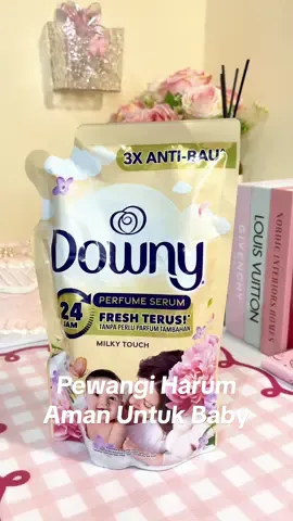 Downy Pewangi Milky Touch Aman buat dedek bayi wanginya tahan lama dan anti bau ♥️ #downy #downypewangi 