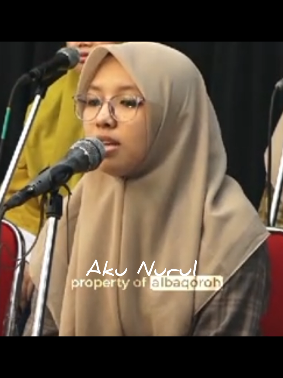 Ning Wafda,si pemilik senyum manis dan periang dan suka salting? haha so cute girl.  Suara dan pita suara nya seperti made in arab,dengerin nya berasa lagi di gurun pasir saking arabic nya😍😆 kalau ngeliat dia di setiap vt itu bawaannya senyum mulu,dan sepanjang ngebuat she's core ini aku sampai ikutan senyum sepanjang vt😭🤏🤏 pantesan yang request banyak banget,orang yang di request juga se candu itu senyuman nya 👉👈🌼💖 hei Ning Wafda,i hope you look this vt,i hope you always sharing smile with your fans 🤩😍 #annuriyyahmedia #ningwafda #ppalbaqorohlirboyo @Media Albaqoroh Lirboyo 